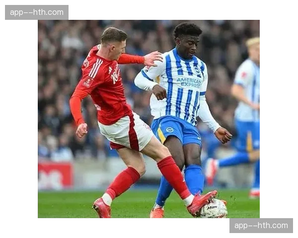 埃利奥特安德森内切兜射破曼城，森林小将展现过人技术自信